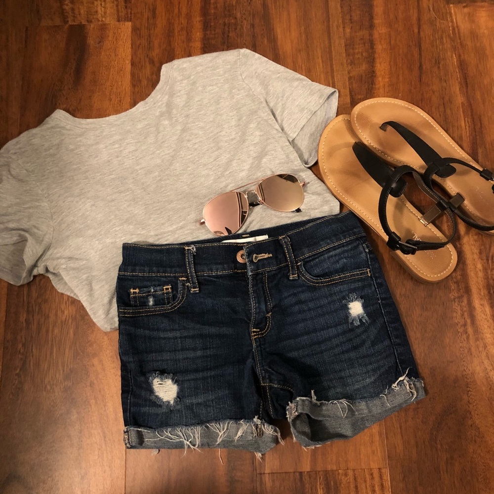 Abercrombie KIDS middle length shorts
